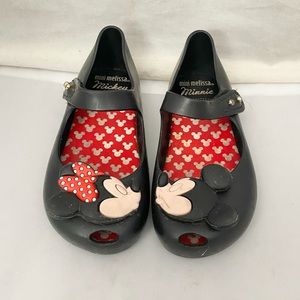 Mini Melissa Minnie/Mickey kissing Mary Jane 10